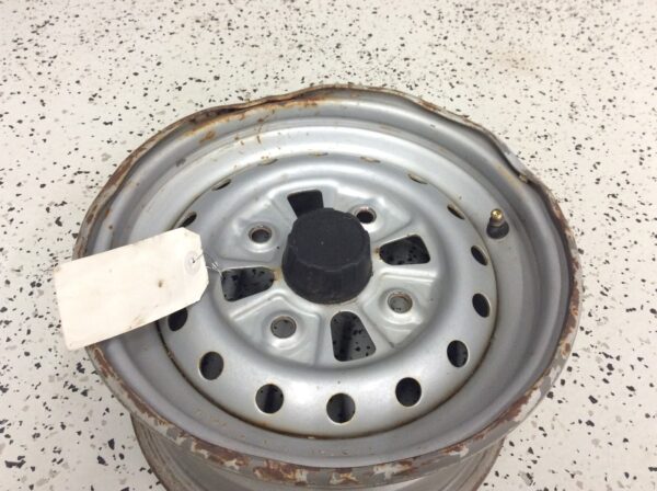 2005 Honda Front Rim 11x5.5 - Image 2