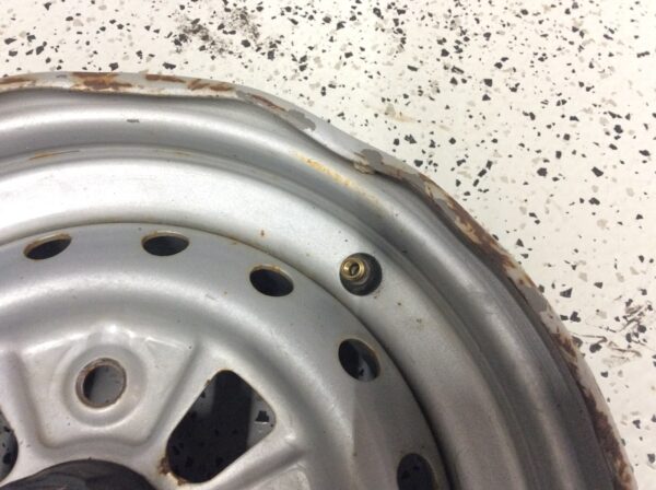 2005 Honda Front Rim 11x5.5 - Image 3