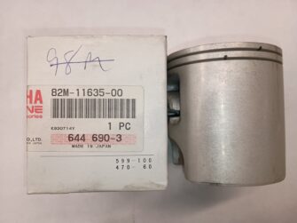 1987 Yamaha NOS .25mm / .010" Piston with Rings