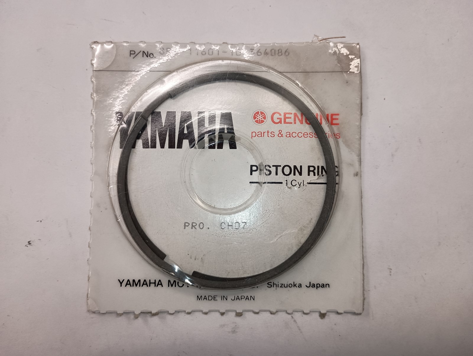 1987 Yamaha NOS .25mm / .010" Piston with Rings - Image 4