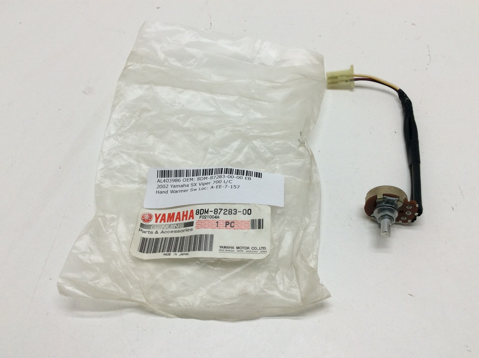 2002 Yamaha Hand grip warmer switch, has female plug. - Image 2