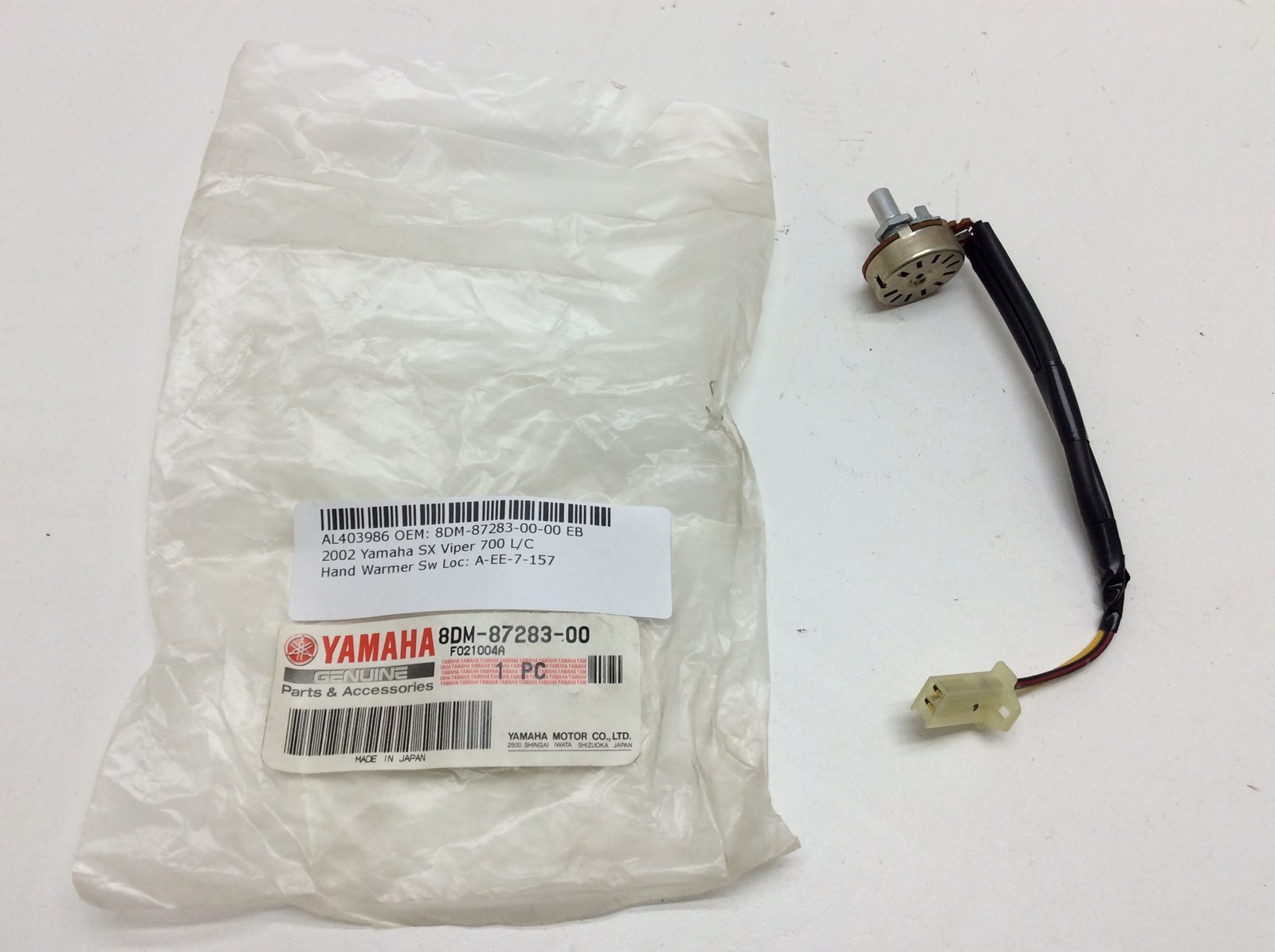 2002 Yamaha Hand grip warmer switch, has female plug. - Image 3