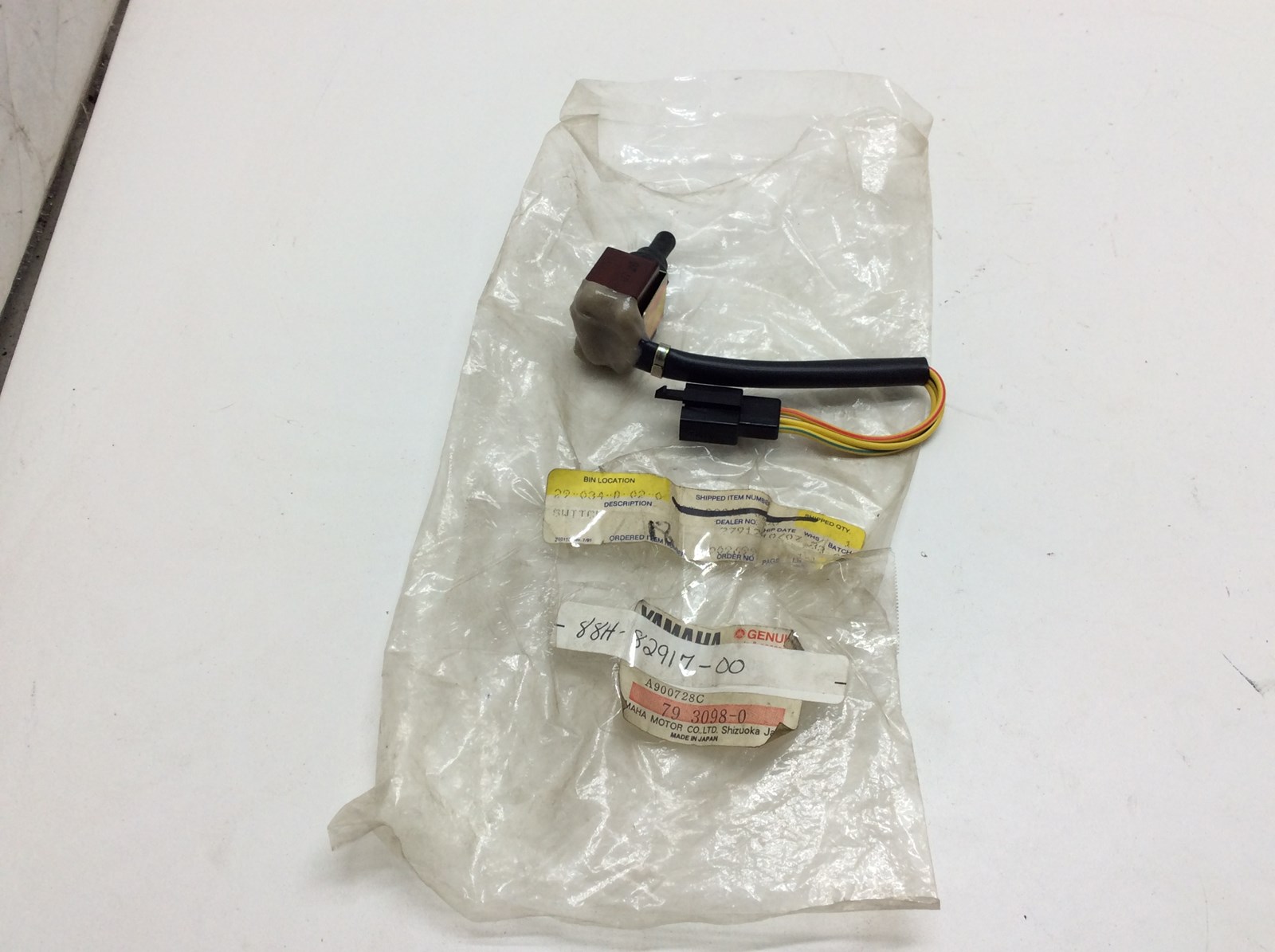 1992 Yamaha Hand Warmer Switch - Image 2