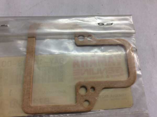 1994 Yamaha Gasket - Carburetor Top - Image 2