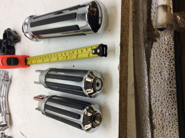 2024 FOOT PEGS THROTTLE GRIP - Image 3
