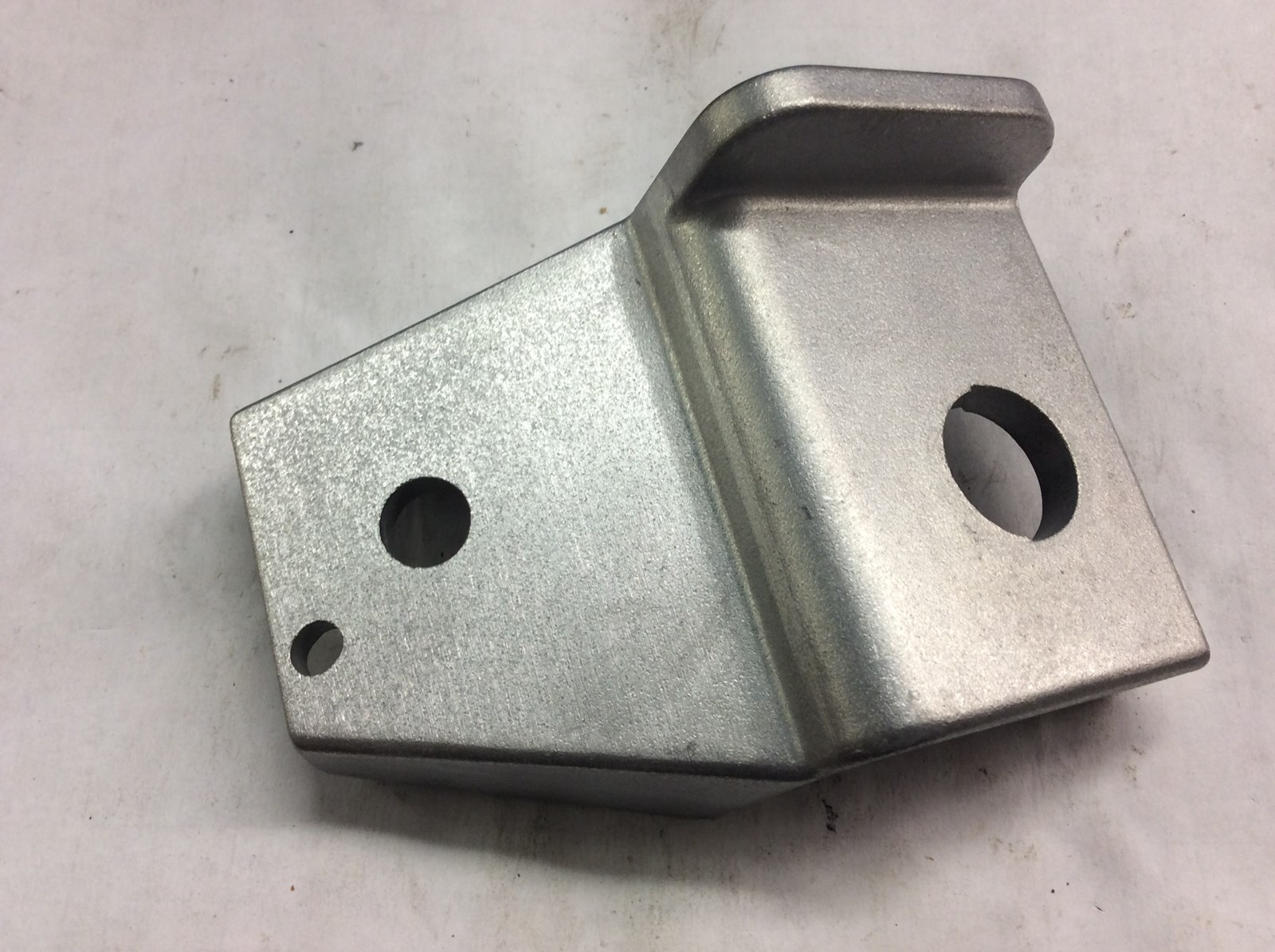 2000 Yamaha Lower Front Motor Mount Bracket - Image 2