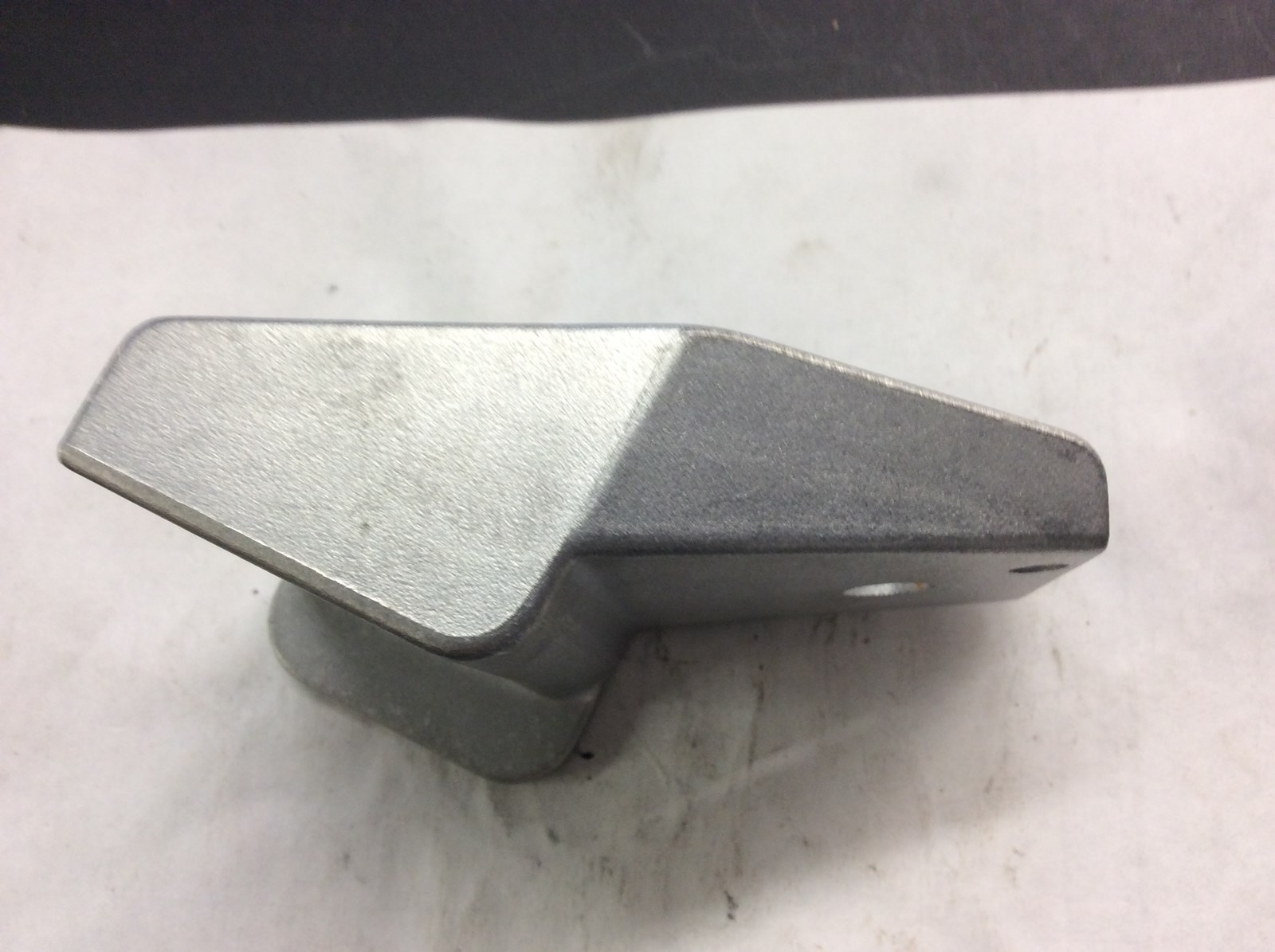 2000 Yamaha Lower Front Motor Mount Bracket - Image 4