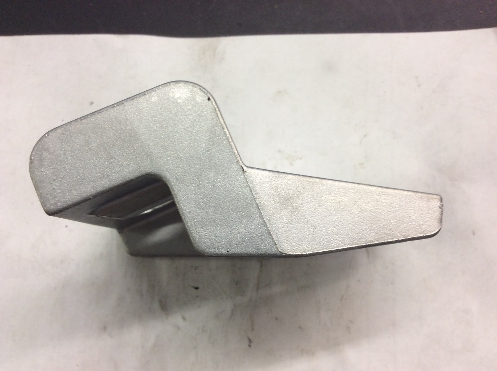 2000 Yamaha Lower Front Motor Mount Bracket - Image 5