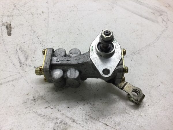 1996 Ski-Doo FORMULA III Oil Pump - Image 4