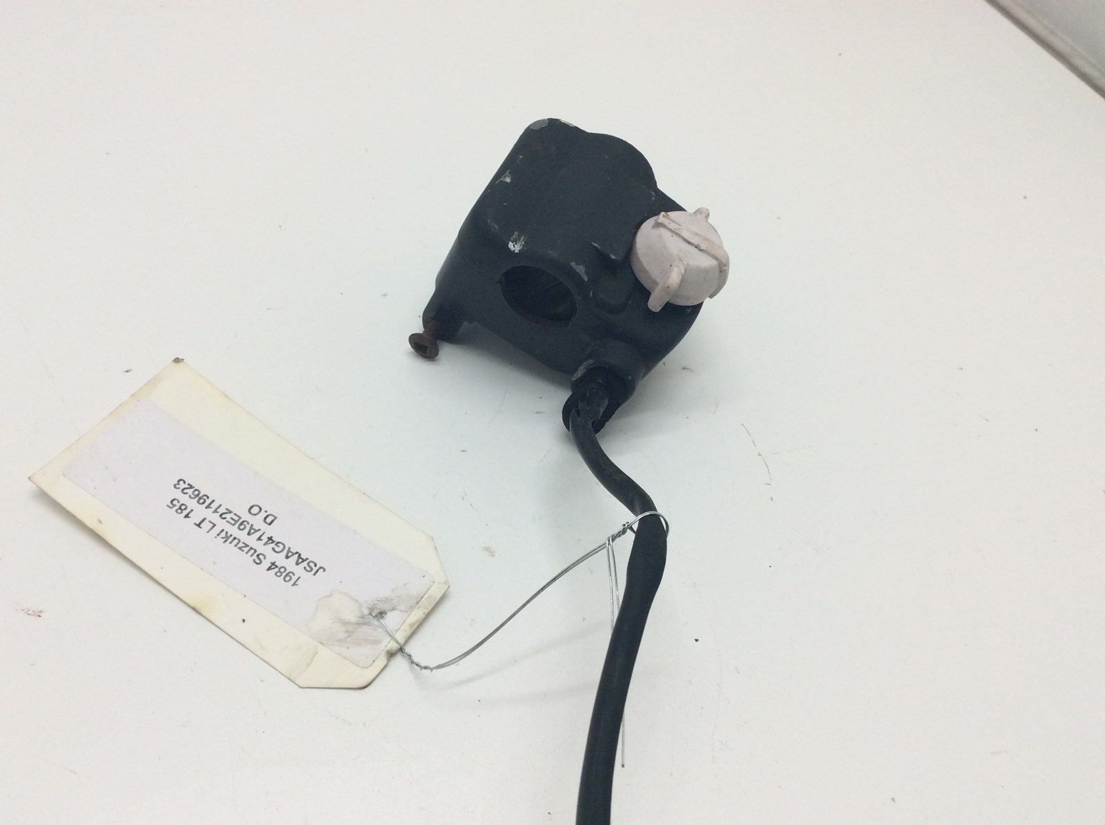 1985 Suzuki ATV THROTTLE BLOCK - Image 3