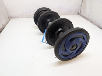 2000 Polaris rear axle w/blue wheels