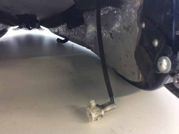 2007 Yamaha Complete Fuel Tank Assembly - Image 4