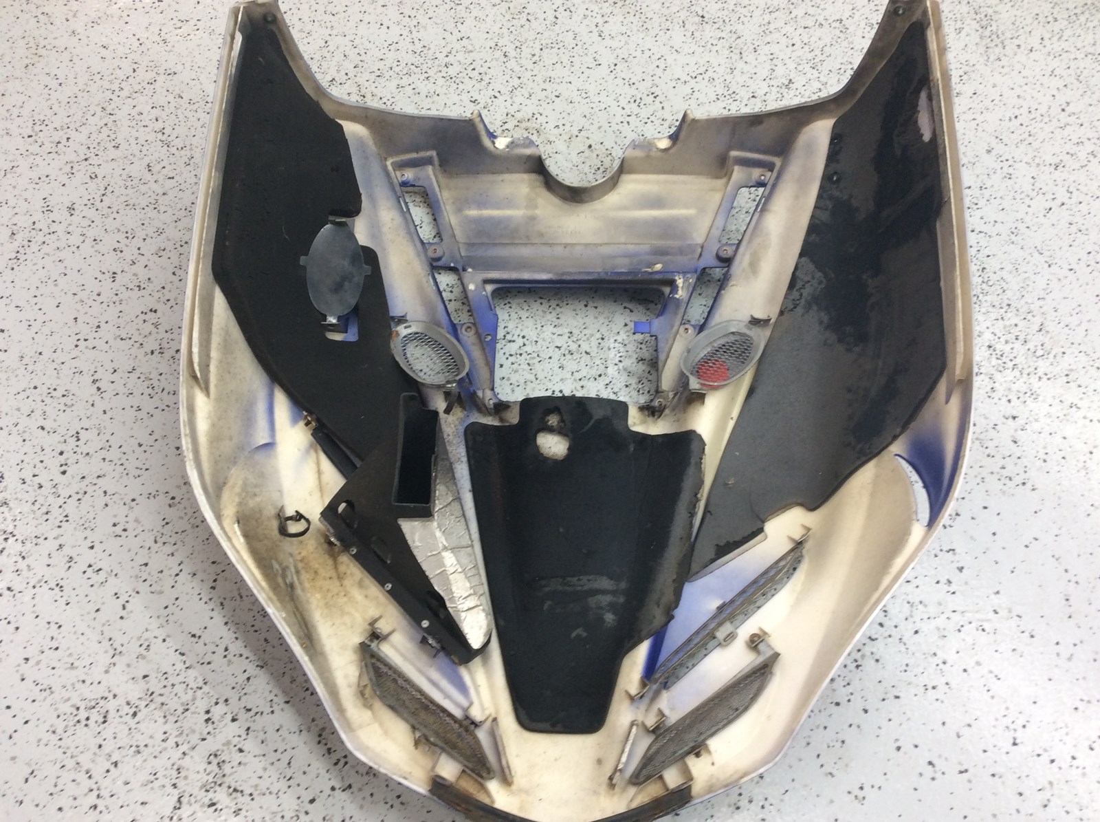 1998 Yamaha Hood - Image 5