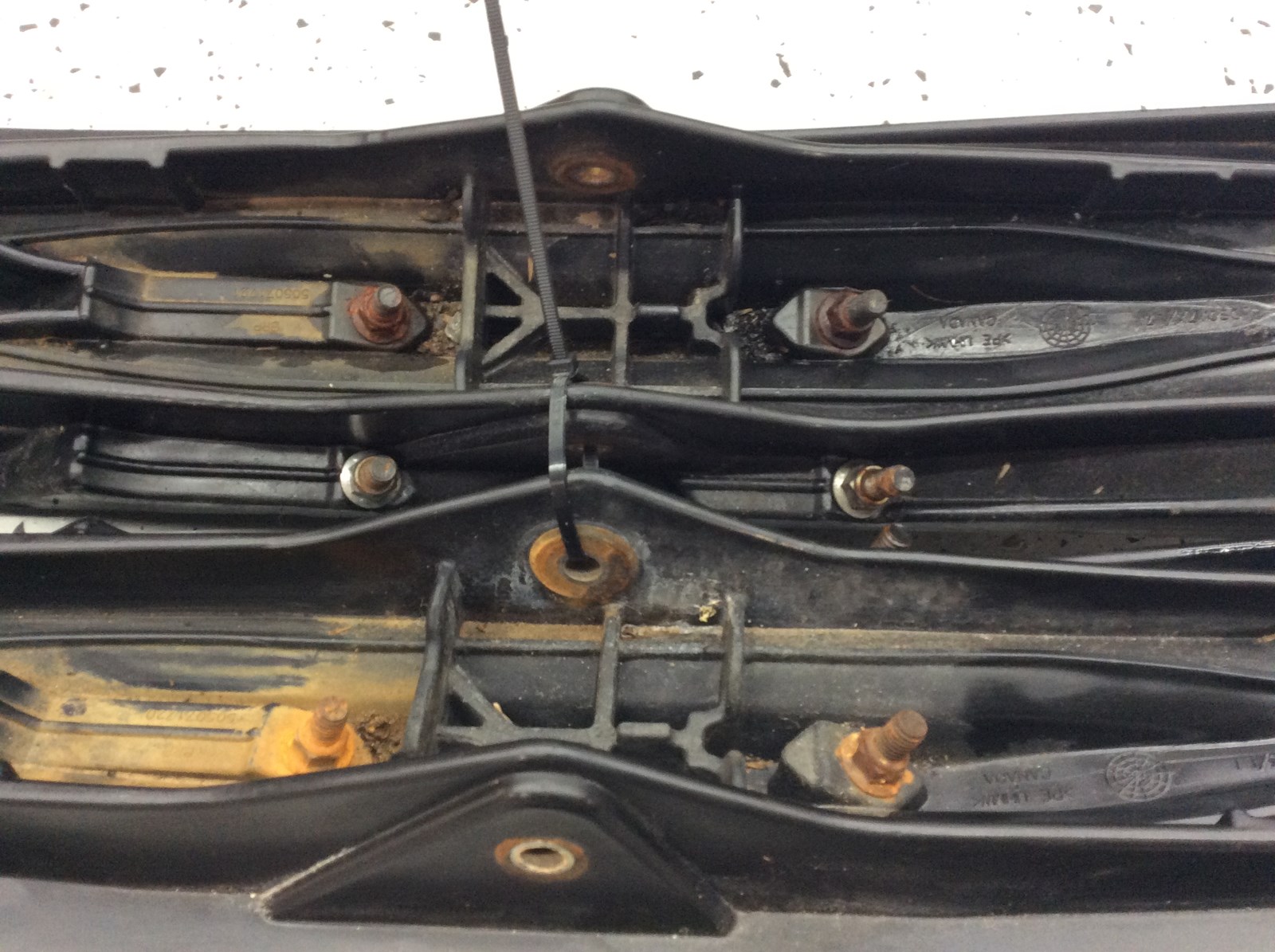 2011 Ski-Doo Plastic Skis (Pair LH&RH) - Image 3