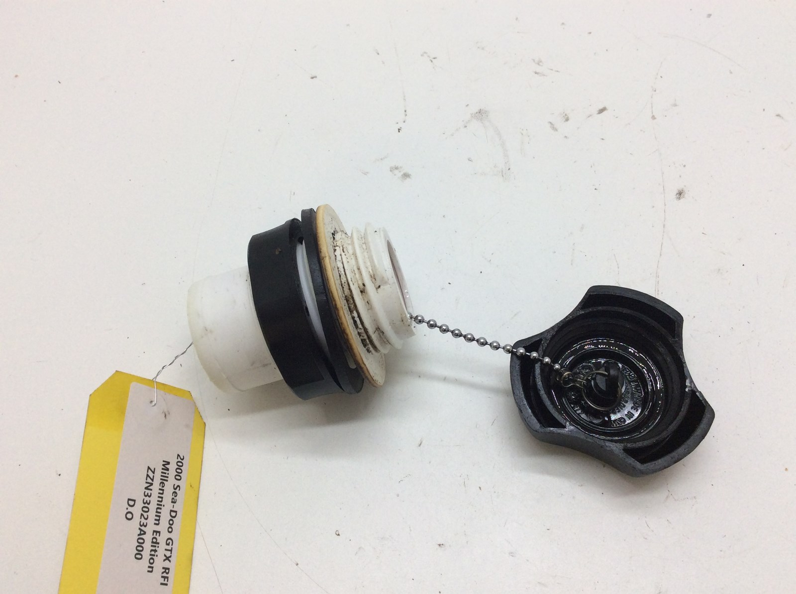 2000 Sea-Doo Fuel Cap Assembly - fits GTX RFI - Image 4