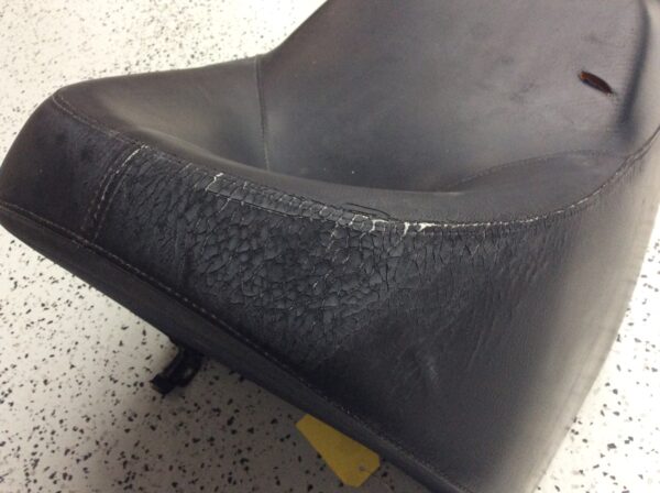 2005 Ski-Doo Front seat - Image 4