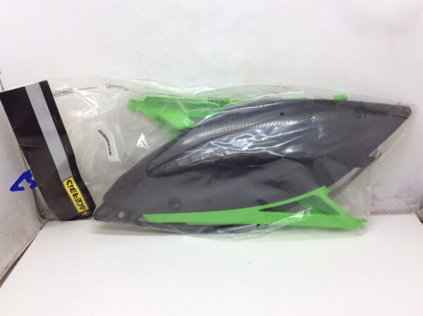 2009 Kawasaki Acerbis Side Panels - Black/Green 2141730215 - Image 3