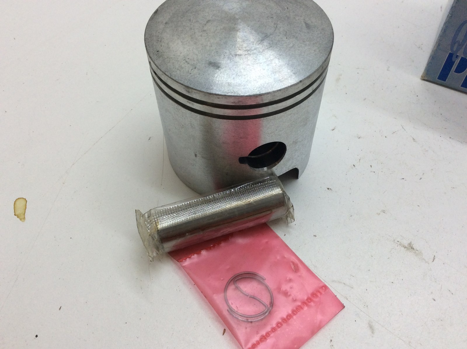 NOS .040" / 1 mm Oversize Piston Kit - Image 4