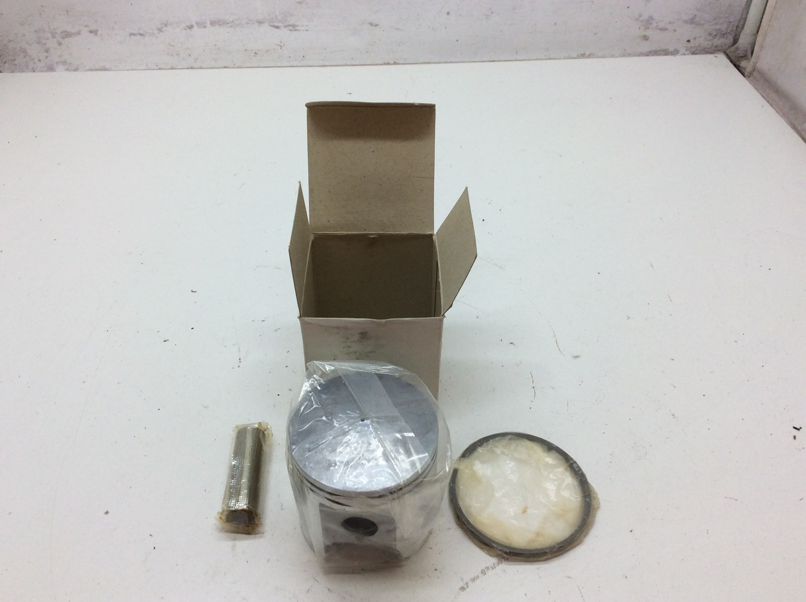 NOS .030" / .75 mm Oversize Piston Kit - Image 3