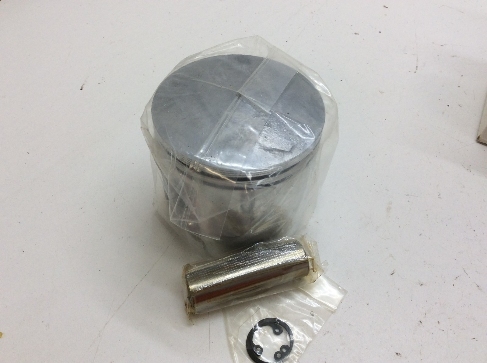 NOS .030" / .75 mm Oversize Piston Kit - Image 4
