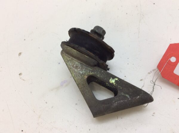 2000 Yamaha Motor Mount Bracket Upper Front W Damper