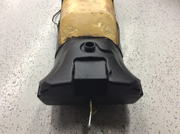 2001 Arctic Cat Seat/Gas Tank - Image 4