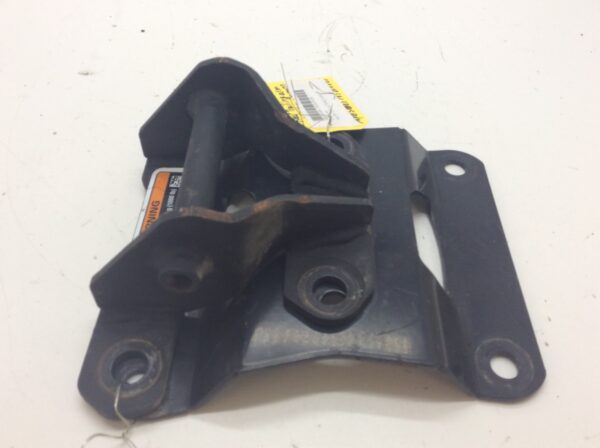 2020 Can-Am Lonestar Rear Trailing arm plate with hook attachment - Image 4