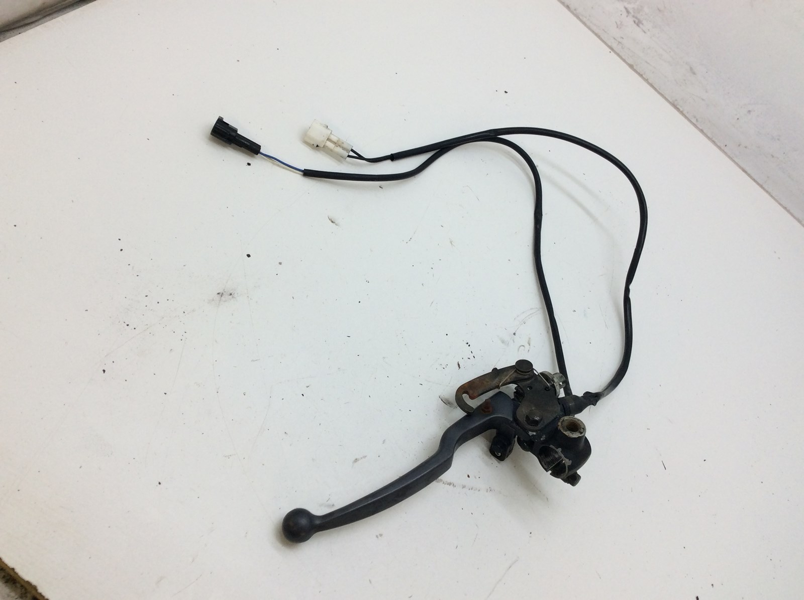 2002 Suzuki Brake Lever Assembly - Image 2