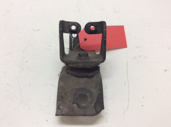 1989 Yamaha Front Upper Motor Mount Bracket - Image 4