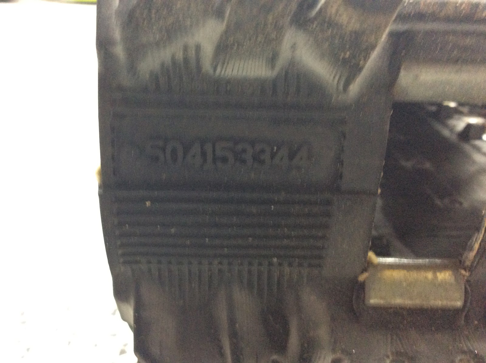 2016 Ski-Doo 15x129x1.25 Track - Image 3