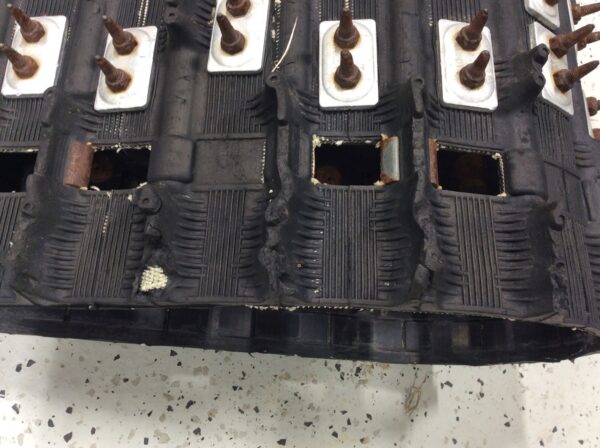 2005 Arctic Cat 15x121x1" Track - Image 2