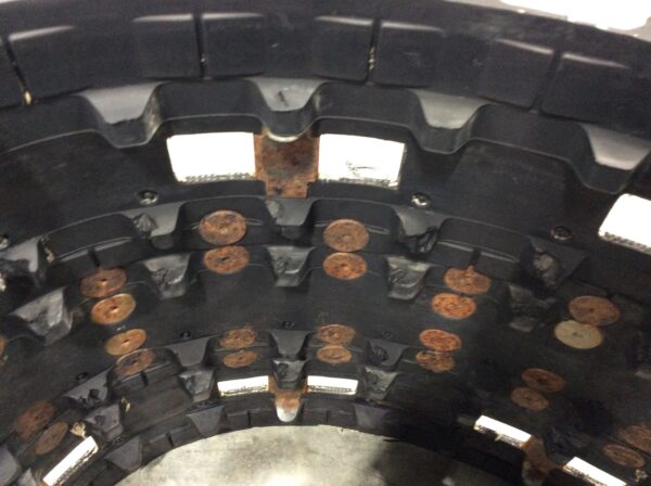 2005 Arctic Cat 15x121x1" Track - Image 3