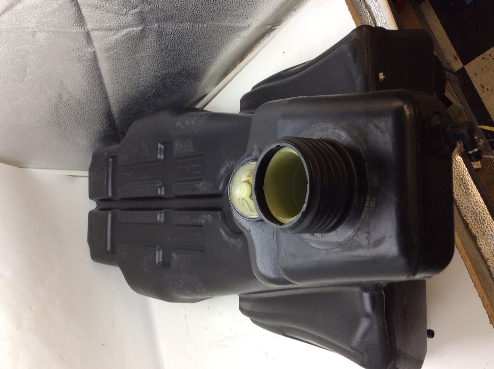 2006 Ski-Doo GAS TANK - Image 2