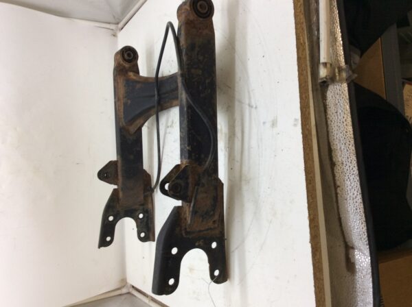 2002 Suzuki SWINGARM - Image 2