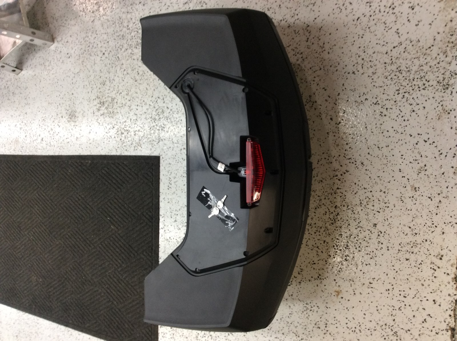 2012 Can-Am OUTLANDER BOX - Image 2