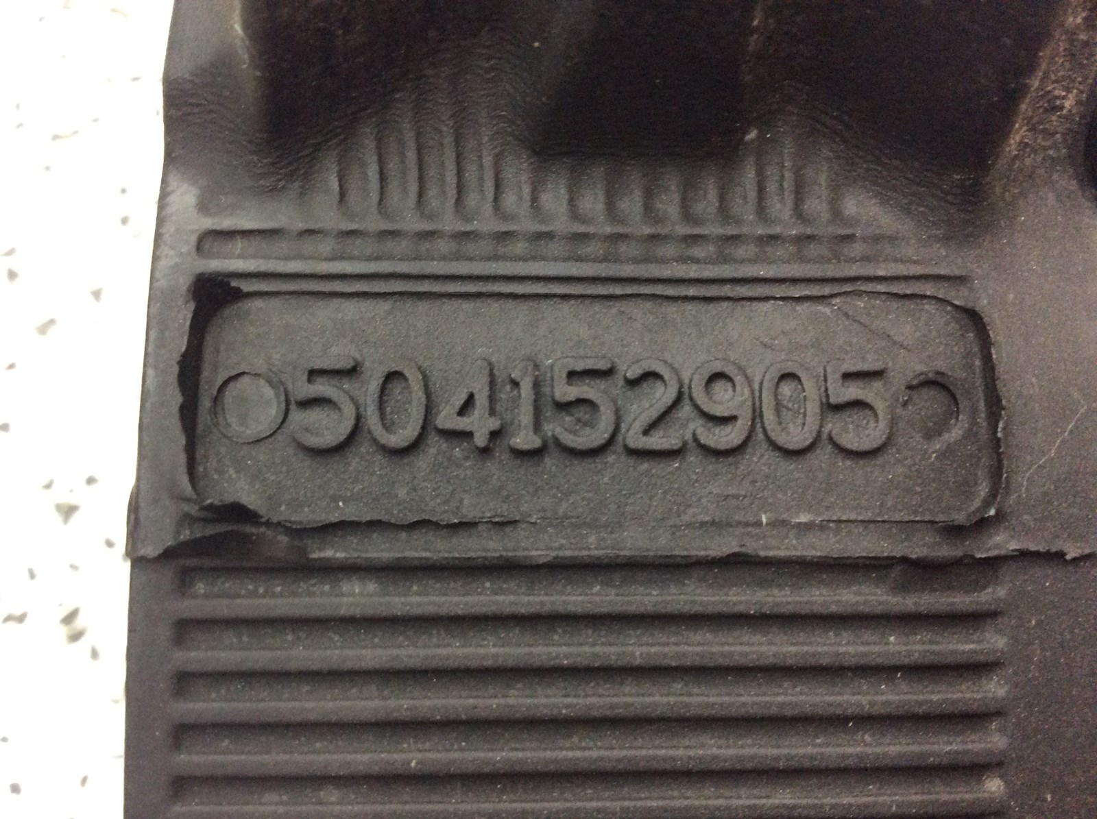 2017 Ski-Doo Track 15x137x1.25 - Image 3