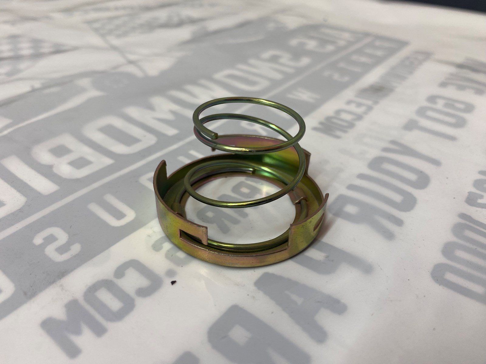 1991 Polaris Headlight Bulb Retainer - Image 2