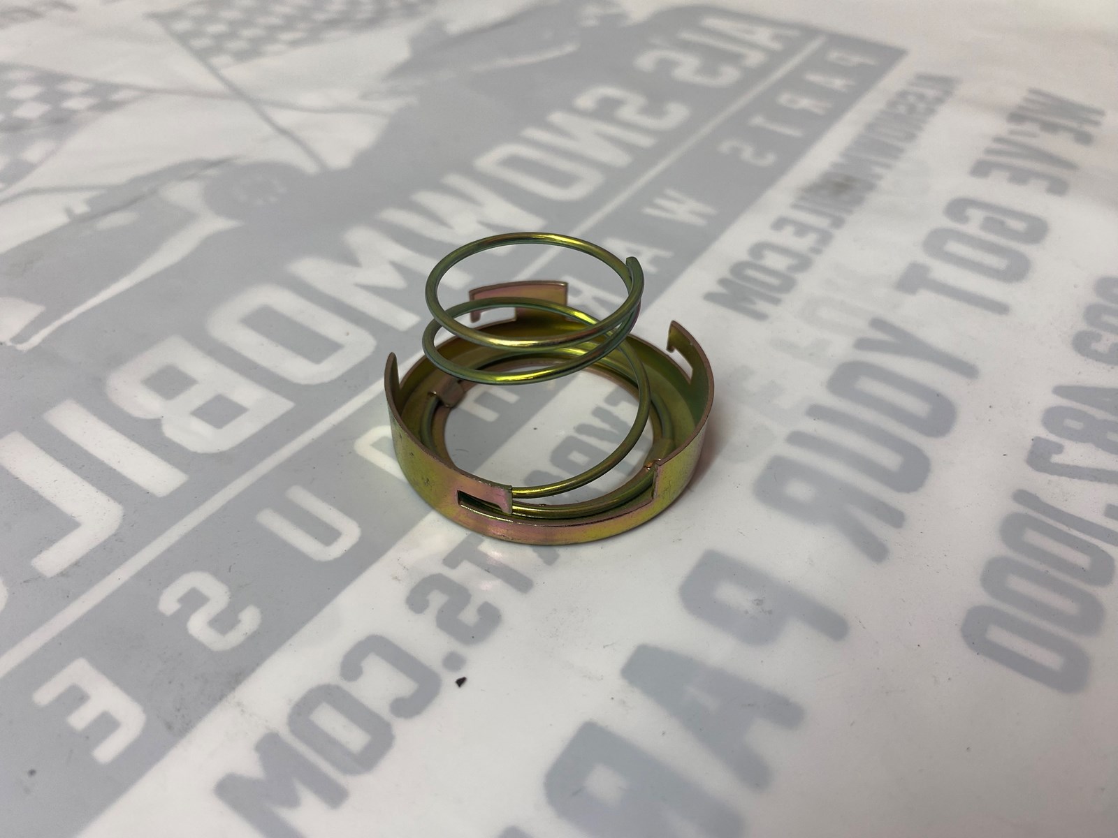 1991 Polaris Headlight Bulb Retainer