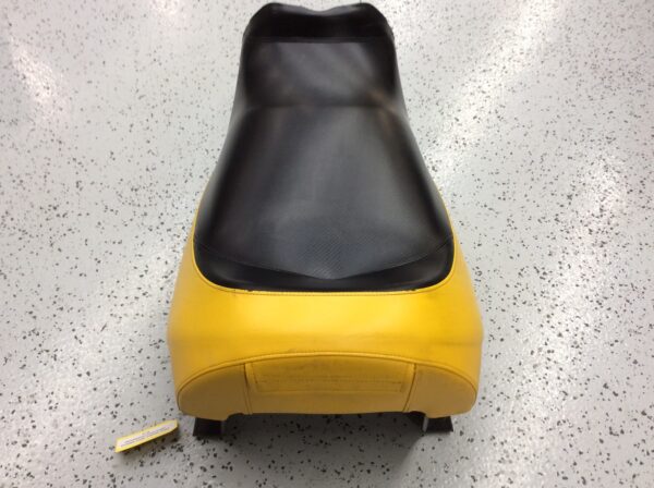 2004 Ski-Doo seat assembly - Image 3
