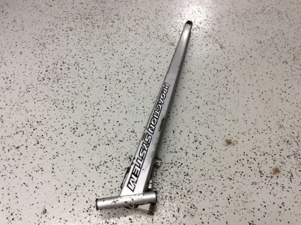 2002 Yamaha RH Trailing Arm - Image 3