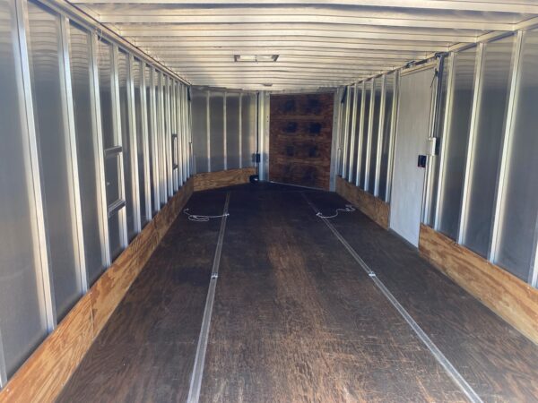 2006 Thule Destination 8.5'X20' Aluminum Enclosed Deck over Trailer - Image 5