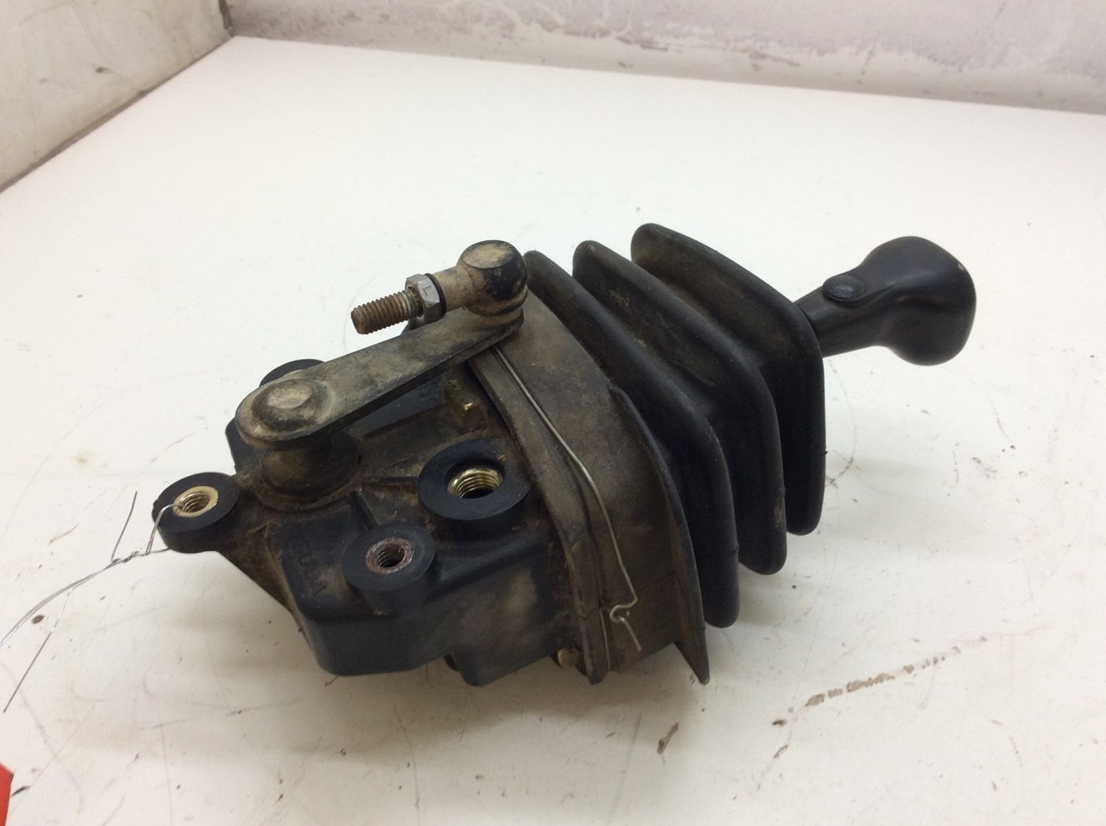 2005 Yamaha Shifter Assembly - Image 2