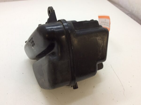 1986 Suzuki Air Filter Housing Rear - fits Intruder 700GLF - Image 4