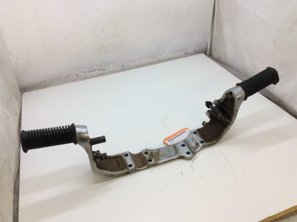 1986 Suzuki Front Footrest Bracket - fits intruder 700GLF