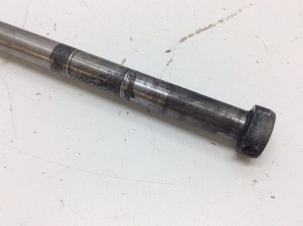 1986 Suzuki Front Axle - fits Intruder 700GLF - Image 2