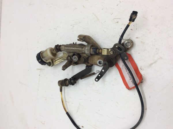2005 Yamaha RR. MASTER CYLINDER