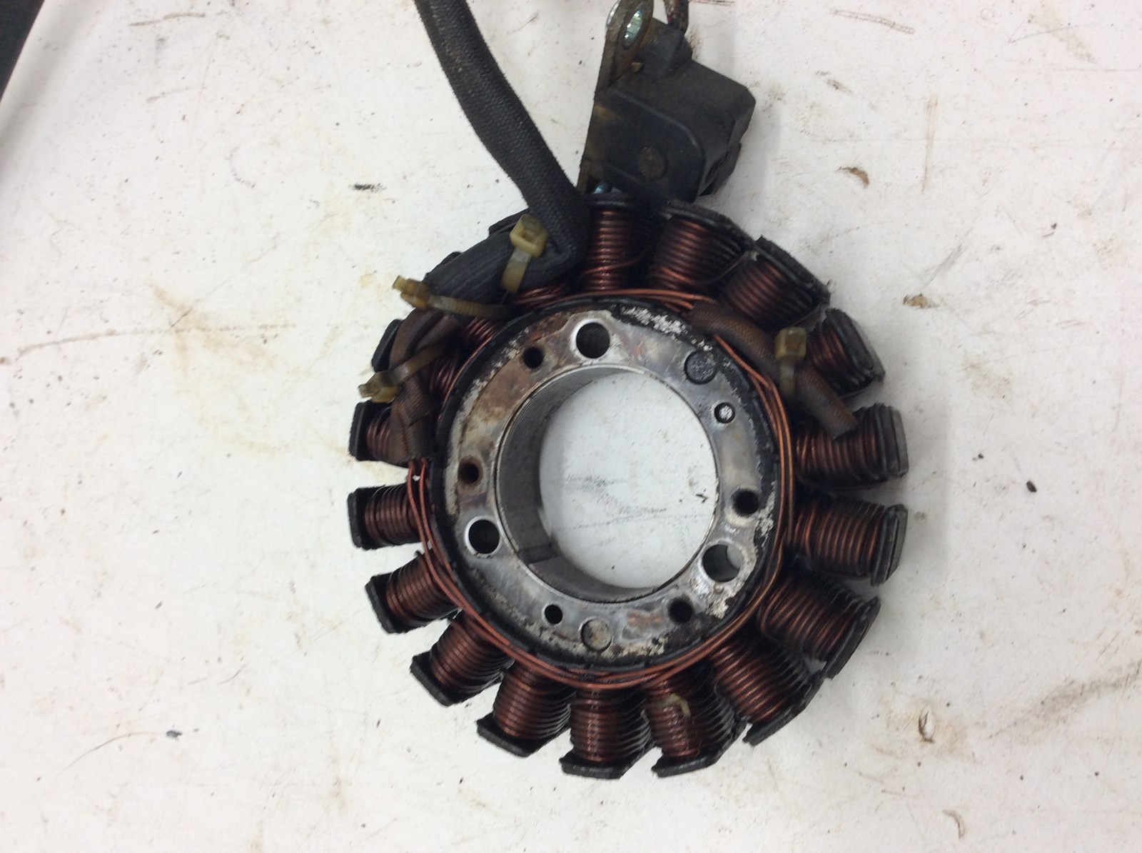 2002 Yamaha STATOR - Image 3