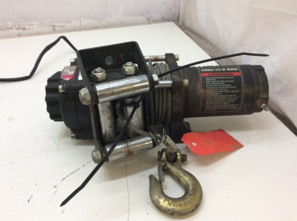 2005 Yamaha Traveller 2500LB. Winch - Image 2