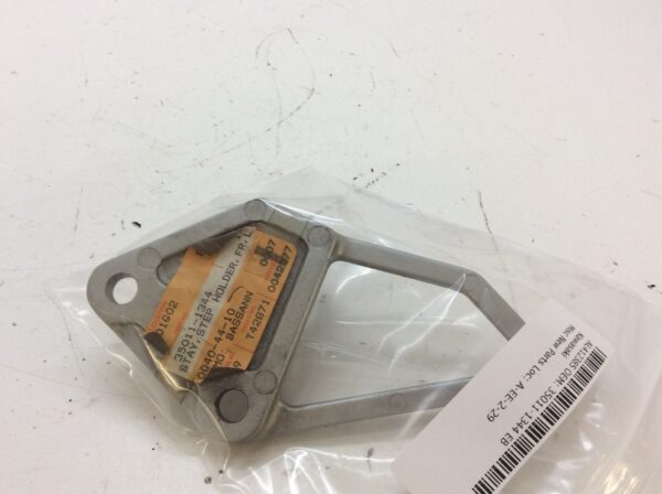 NEW STAY, STEP HOLDER, FRONT (LEFT) - Image 2