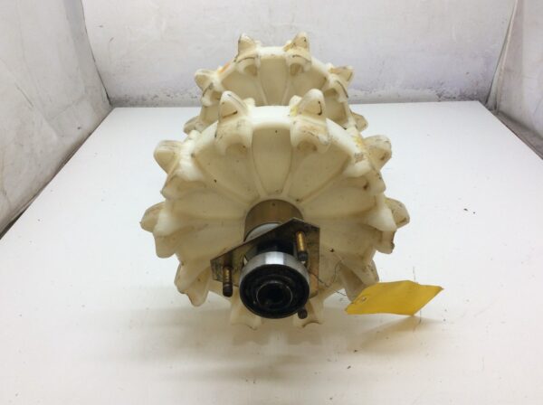 2006 Ski-Doo Drive Axle - 2 sprocket 10 tooth - Image 2